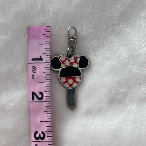 Minnie Mouse Key Charm - Picture 4 of 5